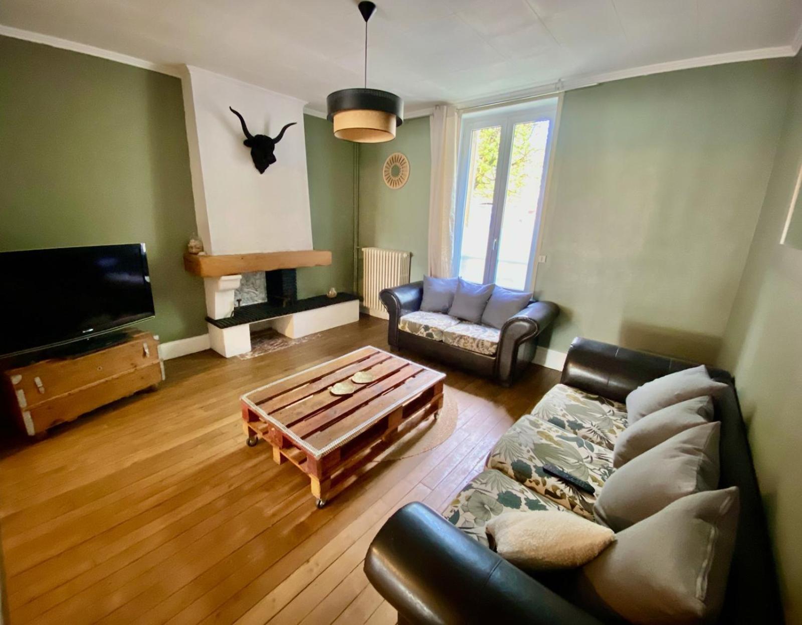 Les Perdrix Apartment ชาร์เลอวิลล์-เมซิแยร์ ภายนอก รูปภาพ